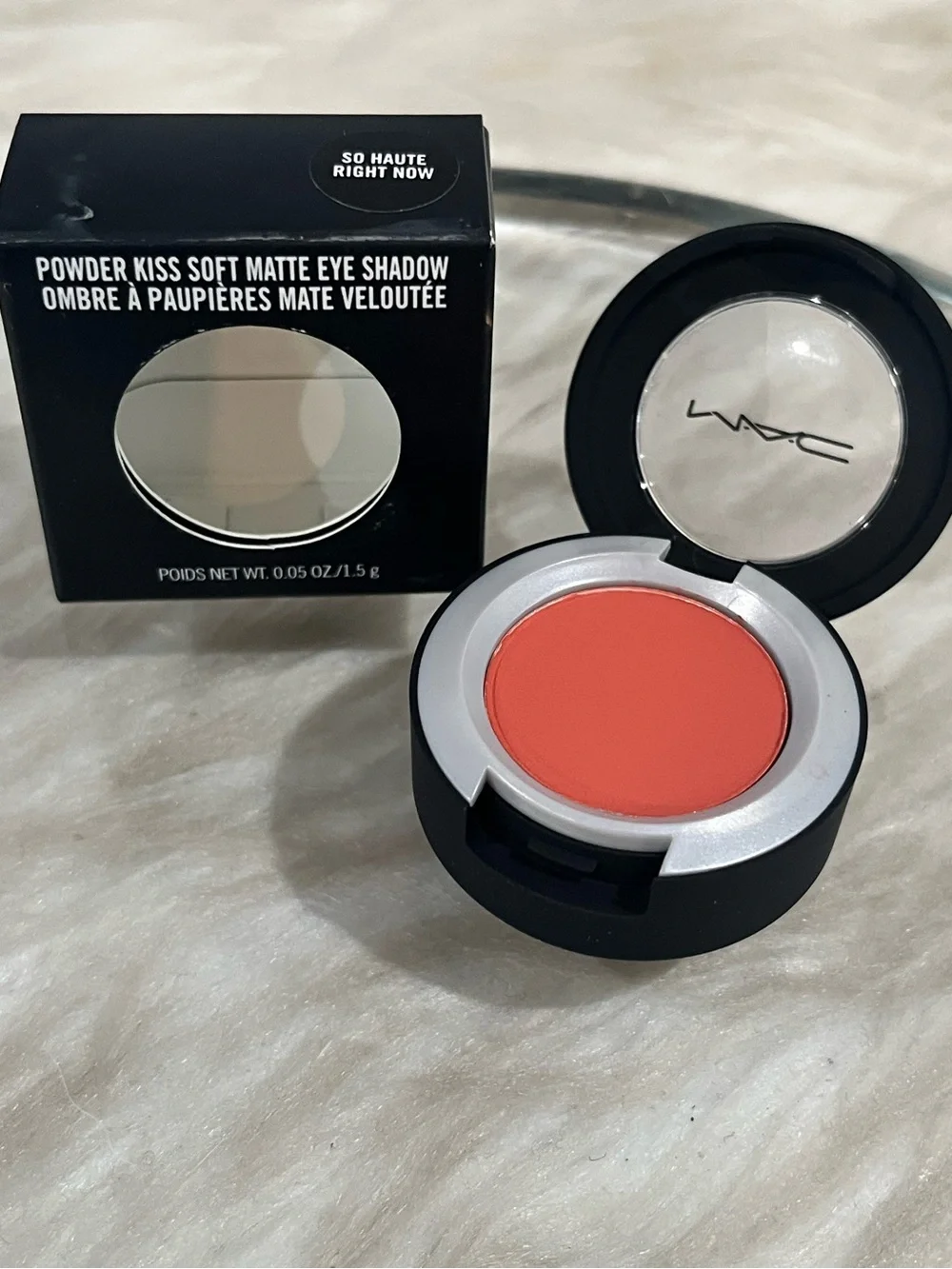 NEW MAC Cosmetics So Haute Right Now Powder Kiss Soft Matte Pigmented Eyeshadow